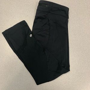 Lululemon Speed Up Crops! sz 4. Great condition👟